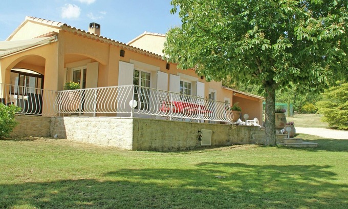 Reillanne Villa | Enchanting Detached Villa with Private Pool & Garden Retreat
