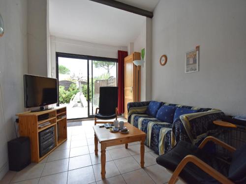 Saint-Cyprien Plage Villa | Charming Villa with Private Garden in Saint Cyprien