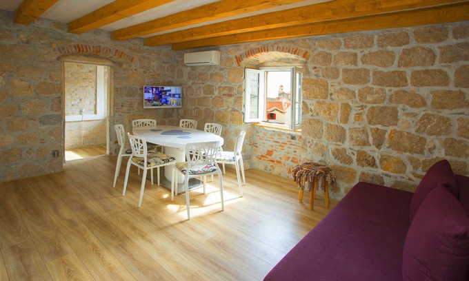 Split House | Historic Villa Veli Varos Near Diocletian Palace in Split