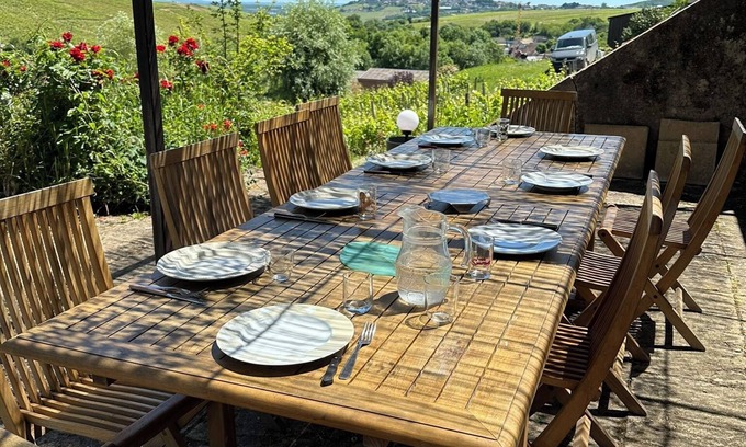 Sancerre House | Relaxing Villa Amidst Chavignol Vineyards & Pool Access