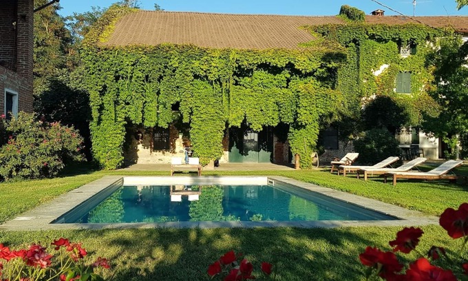 Capriata d'Orba House | Elegant Villa in Monferrato Vineyards with Pool Access