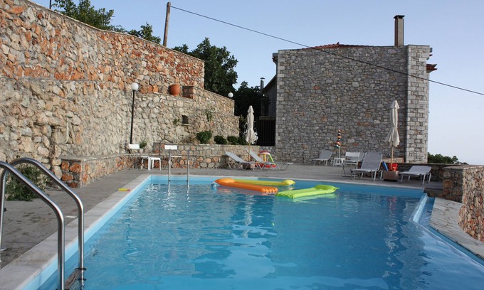 Diasella Villa | Beautiful Villa Offering Ocean Views and Poolside Relaxation