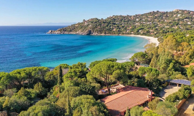 Torre delle Stelle Villa | Spacious Villa in Torre Delle Stelle for Family Getaways