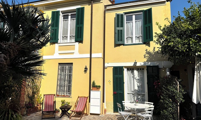 Vallecrosia Apartment | Villa Angelina Holiday Homes - Just 5 Minutes to the Beach