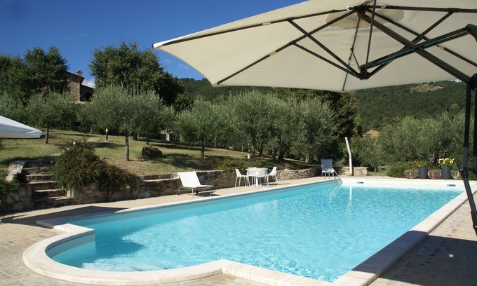 Umbertide Villa | Top-Rated Belvilla by OYO Villa San Donato with Pool & Breakfast