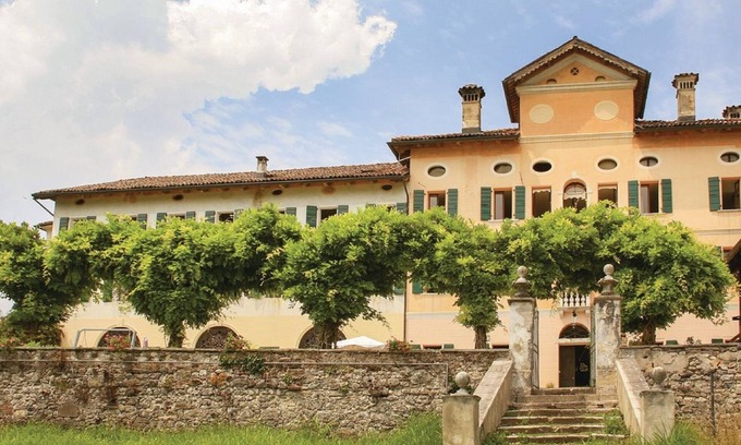 Santa Giustina Apartment | Discover Belvilla by OYO Appartemento Chardonnay Retreat
