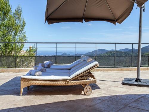Les Adrets-de-l'Esterel Villa | Elegant Villa Retreat in Les Adrets de l'Est with Pool