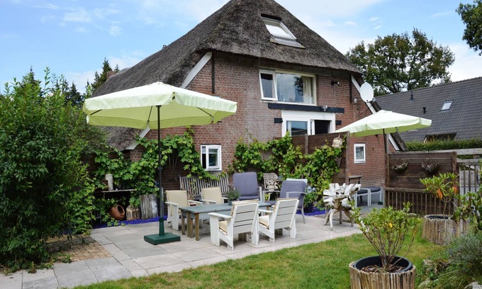 Wapse Other | Idyllic Farmhouse in Wapse with Fenced Garden & Breakfast