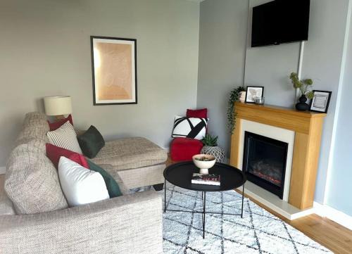 Youghal Villa | Relaxing Villa in Youghal - Carleton Village with Hot Tub