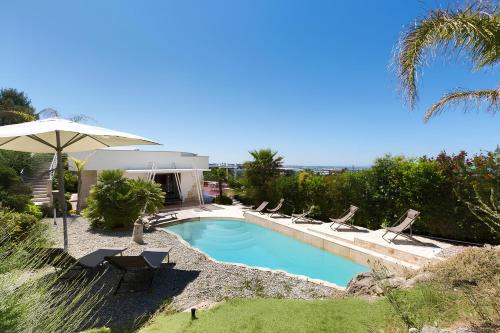 Conversano Apartment | Villa Iside: Pet-Friendly Stay with Ocean Views & Pool
