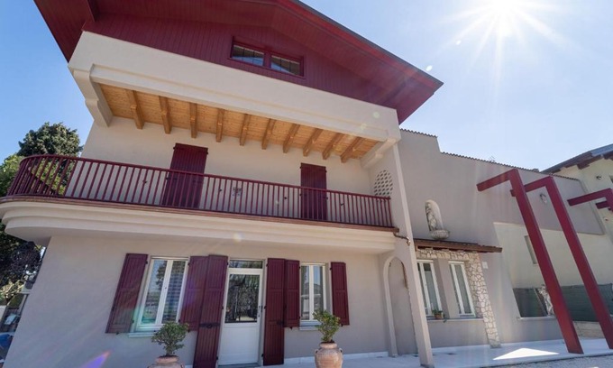 San Martino della Battaglia Hotel | Villa Veronesi: Guest Rated 9.6, Pet & Child Friendly Stays