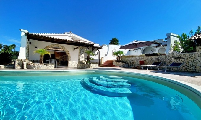 Fontane Bianche Villa | Villa Francesca: Poolside Retreat with Oceanfront Views