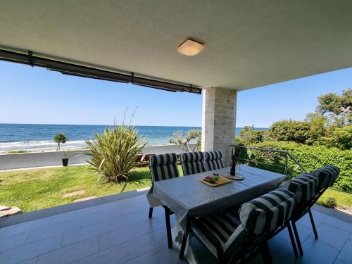 Đuba Villa | Elegant Villa Ivan Umag with Oceanfront Views & Child-Friendly