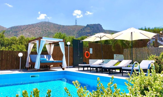 Hersonissos Centre Apartment | Villa Izabela: Guest Rated 10/10 with Pool & Family Focus
