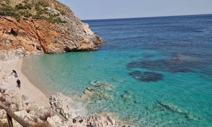 Sciacca Villa | Villa 'J M Al Mare Con Vista': Oceanfront Stay with Wi-Fi