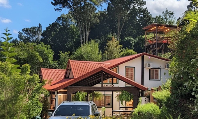 Constanza Cabin | Villa Janet: Un Hogar Familiar Único y Acogedor.