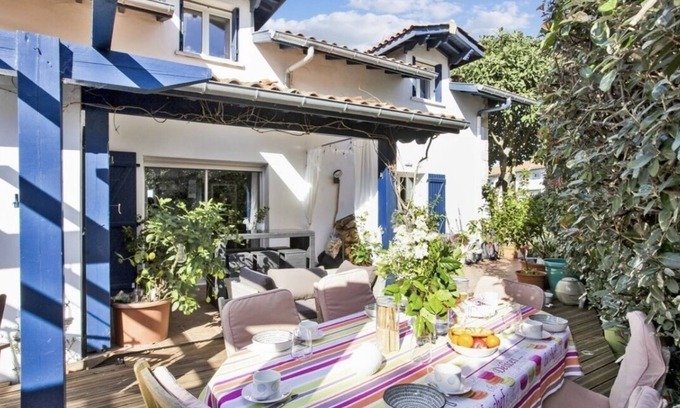 Ciboure House | Seaside Villa Jardin et Terrasses for 10 in Ciboure