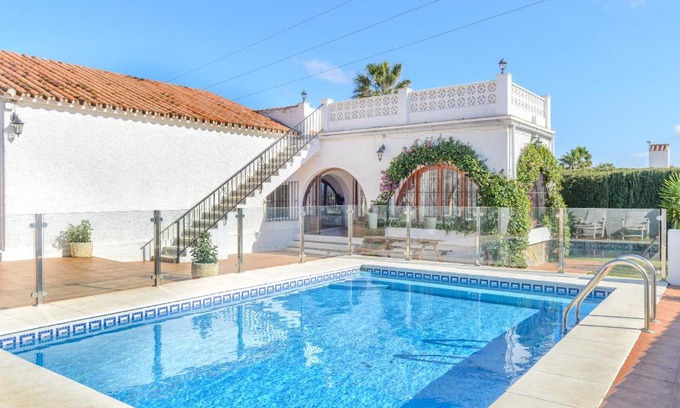 Puerto de la Duquesa Villa | Villa Jardin Tropical: Family-Friendly Retreat with Pool