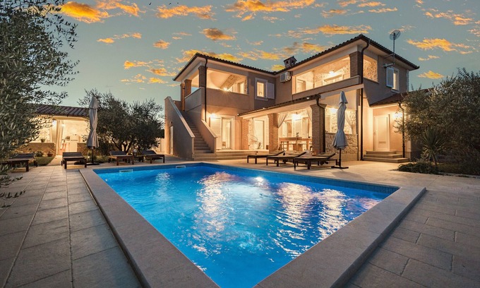 Peruski Villa | Villa Javor: Relax by the Sea with Private Pool & Views