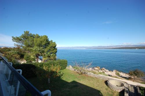 Vantacici House | Villa Jazz: Family-Friendly Retreat with Ocean Views