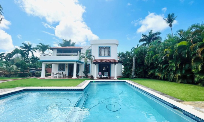 Las Galeras Villa | Villa Jeff & Jyps, 2 bedrooms, swimming-pool, 2 min walk from the beach