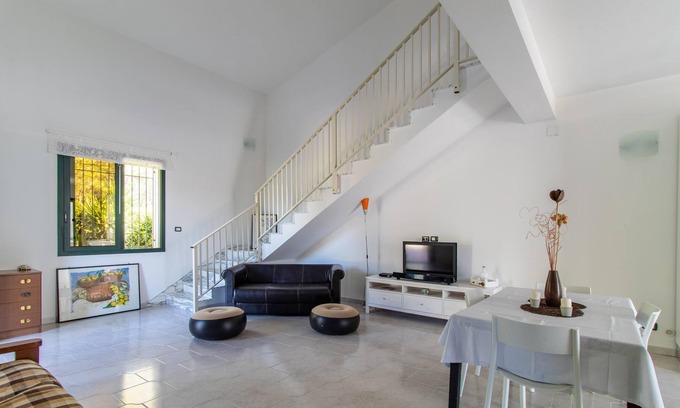 Sampieri Villa | Villa "Jimama": Beachside Retreat with Garden & Wi-Fi