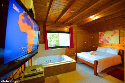 Peqiin Hadasha House | Relax at Villa Joe: 4-Star Retreat with Private Pool & Spa