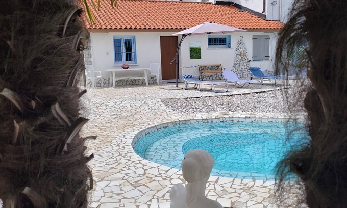 Iolanda di Savoia Bed & Breakfast | Delightful Villa Jolanda: Relaxing Pool & Breakfast Awaits