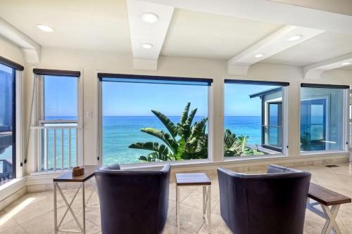 South Oceanside House | Villa Jules: Oceanfront Retreat with Private Beach Access