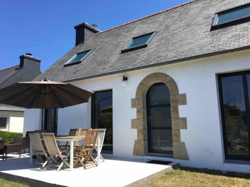 Tredrez-Locquemeau House | Villa Juliette: Ocean View Retreat with Beach Access