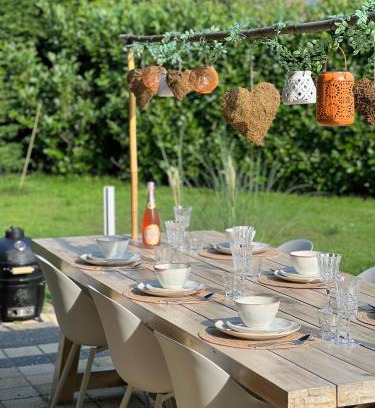Wijchen House | Discover Villa June Rosy: Family-Friendly with Pool Access