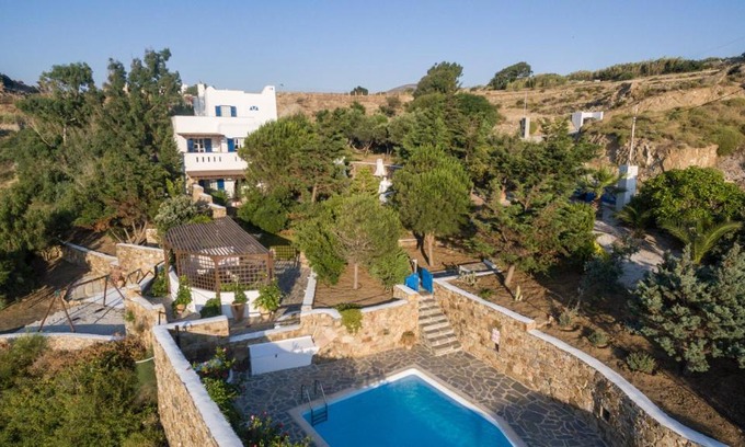 Glinado Villa | Guest Rated 10/10: Villa Kairos Naxos with Oceanfront Pool
