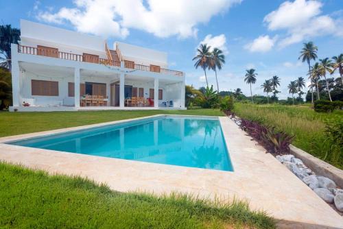 Las Galeras Villa | Villa Kalfu: Oceanfront Bliss with Pool & High Ratings