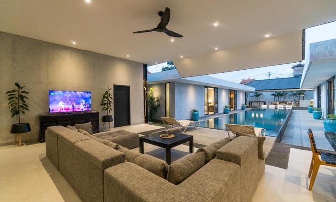 Seminyak Villa | Experience Paradise at Villa KALOOKA - Oceanfront Bliss