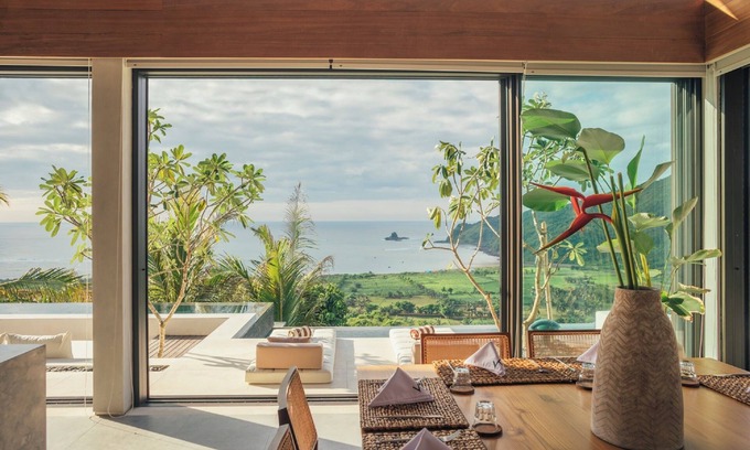 Praya Barat Villa | Experience Villa Kami at Tampah Hills with Oceanfront Bliss