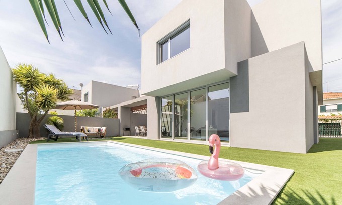 Charneca de Caparica e Sobreda Villa | Villa Kamila - Guest Rated 10/10 with Private Pool & Breakfast