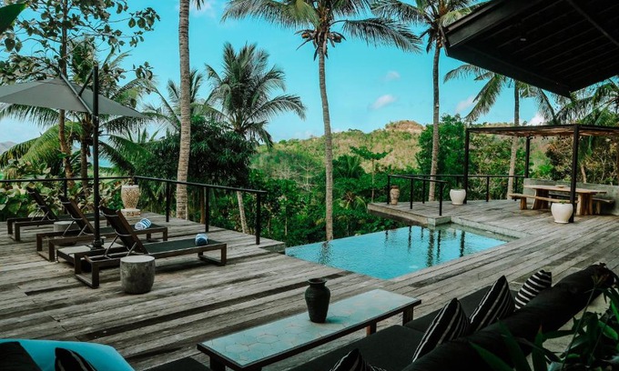 Selong Belanak Villa | Villa Kanan: Your Jungle Escape with Ocean View Bliss