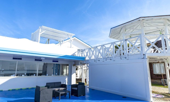Gushiken House | Elegant Villa Kanutan: Pet-Friendly with Pool & Breakfast
