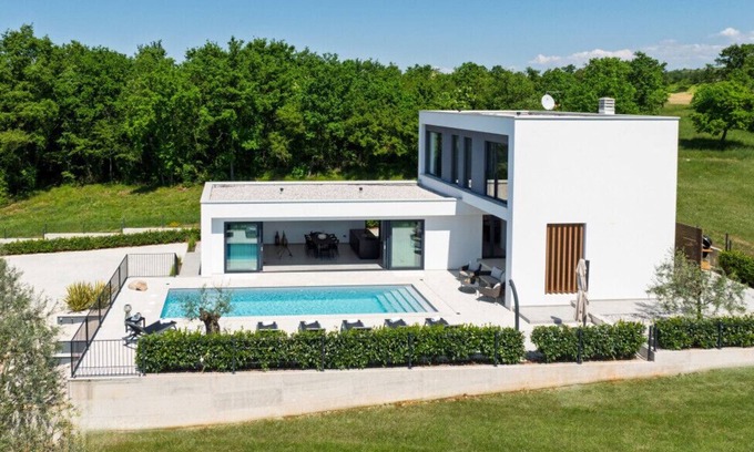 Mugeba Villa | Villa Karbula by Villas Guide