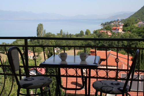 Elshani House | Karolina Guest House: Cozy Retreat with Family-Friendly Amenities