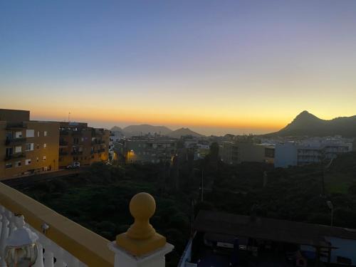 Valle de San Lorenzo Apartment | Charming Villa Kary: Family-Friendly with Breakfast Included