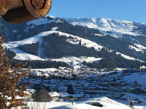 Kitzbuehel Apartment | Villa Kitzbühel: Pet-Friendly Retreat with Ocean Views