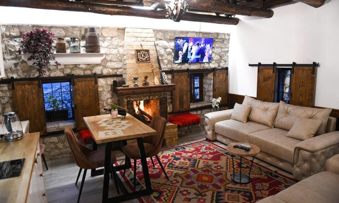 Berat Villa | Unforgettable Villa Kokoshi: Guest Rated 10/10 & Family Friendly