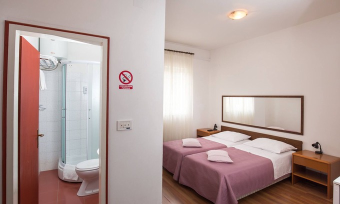 Rozat House | Villa Konalić: Inviting Room with Balcony & Sea View