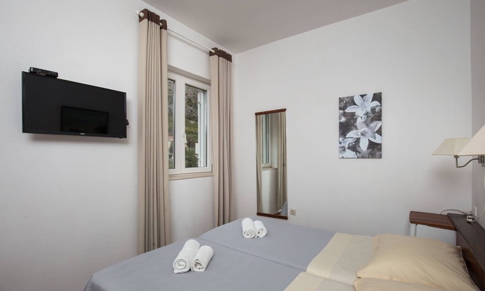 Rozat House | Relax at Villa Konalić: Garden View Double or Twin Room
