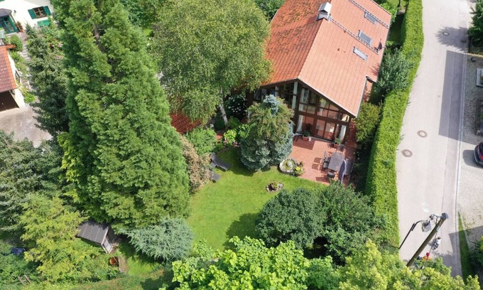Windach Villa | Villa Kunterbunt - architect's house with charm