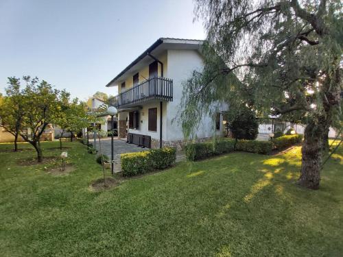 Fondi Villa | Villa l'Amante: Pet-Friendly Retreat with 9.7/10 Rating