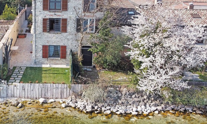 Lugana Villa | Villa "L'antica Lugana" with Lake View & Pet-Friendly Amenities