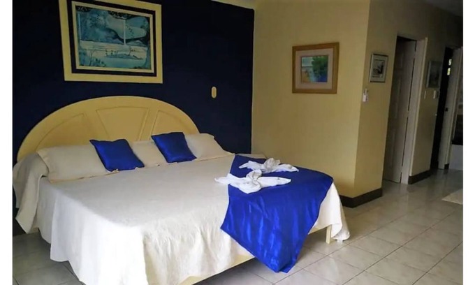 Parrita Villa | Villa Lucy Playa Isla Palo Seco