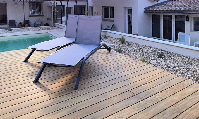 Alleins House | Villa L'Estef with SWIMMING POOL: View, relaxation, games in the heart of the village!